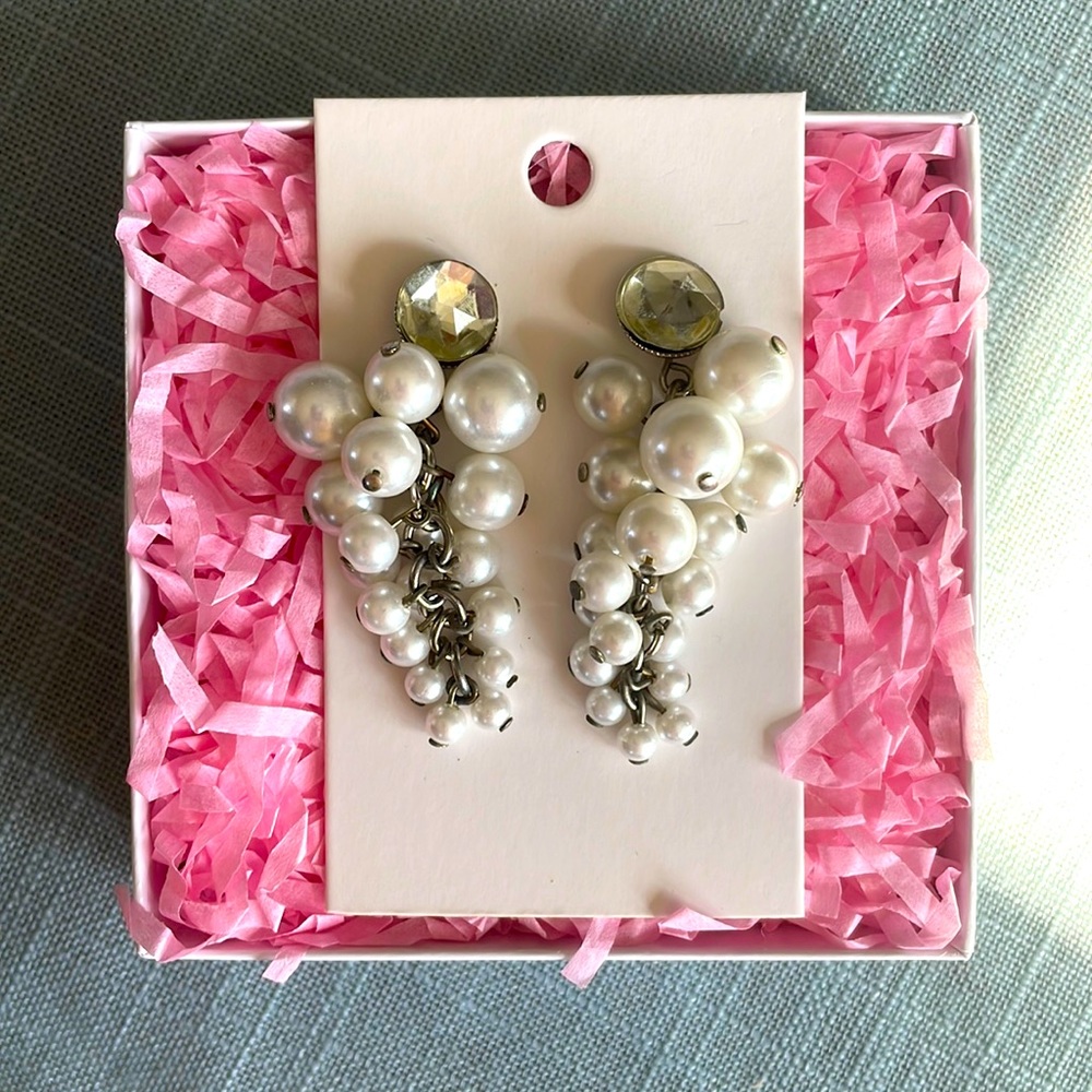 Faux pearl dangling earrings